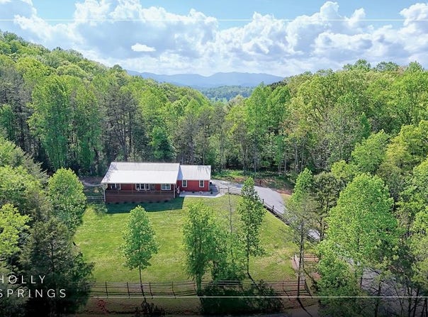202 WILD PEAR LN, Franklin, NC 28734