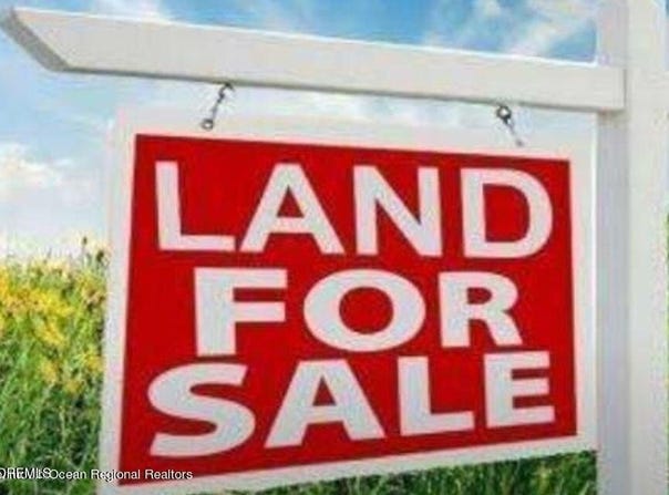 189 Pershing Boulevard, Lavallette, NJ 08735