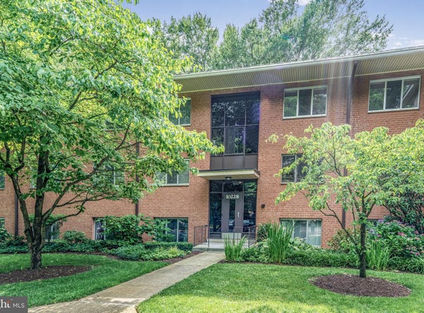 10228 ROCKVILLE PIK, NORTH BETHESDA, MD 20852