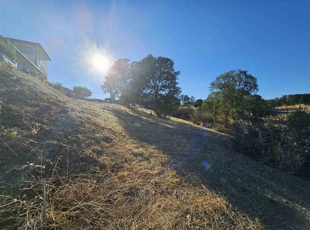 28 Lopes Court, Copperopolis, CA 95228