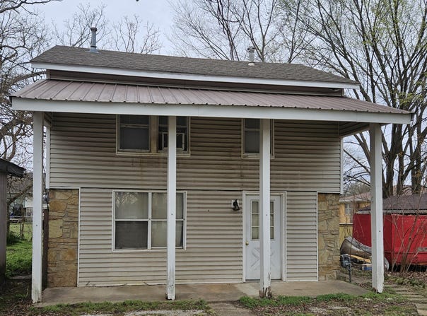 906 Randolph Street, Neosho, MO 64850