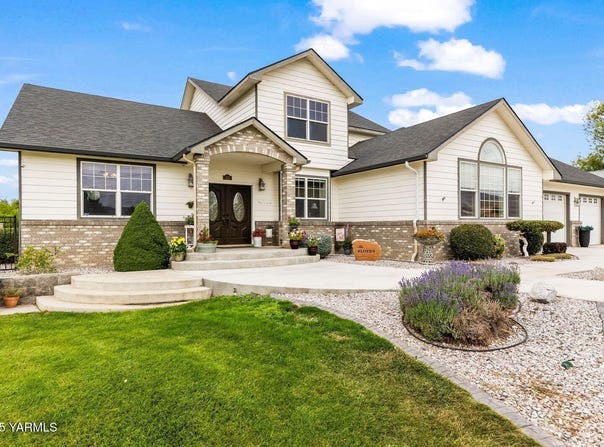 110 Beane Rd, Moxee, WA 98936