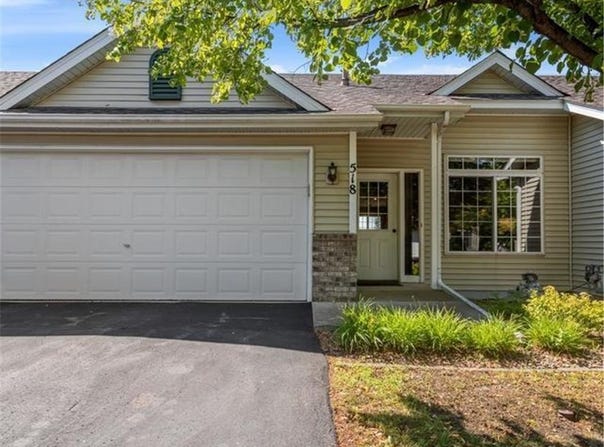 518 Creekside Drive, Buffalo, MN 55313