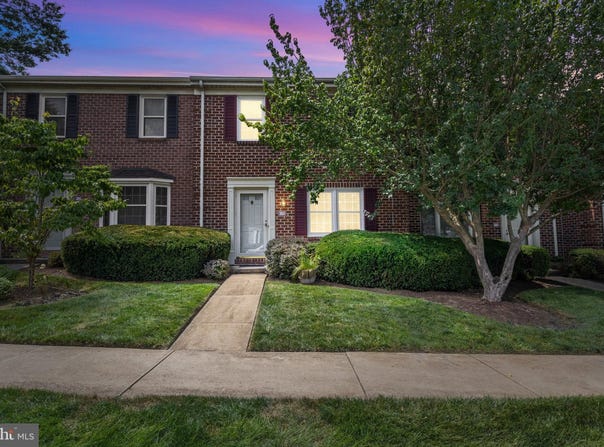 202 CHAMBERS RIDGE, YORK, PA 17402