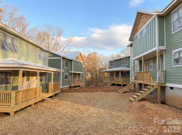 27 Fireside Drive, Asheville, NC 28806