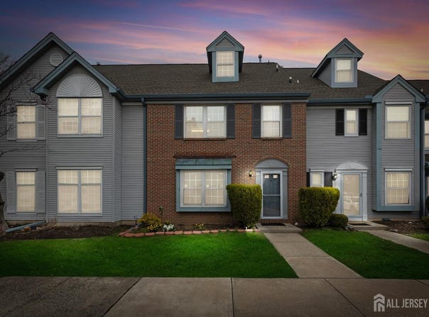 76 Lynnette Court, South Brunswick, NJ 08824