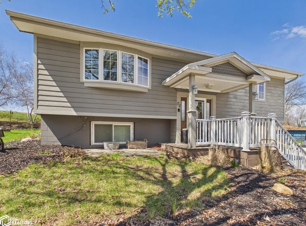 22 Kerry Circle, Shenandoah, IA 51601