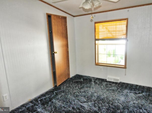 261 TONY CIRCLE, MANTUA, NJ 08051