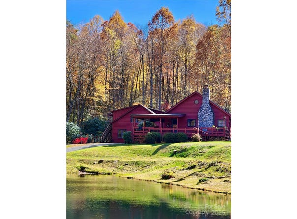 53 Chestnut Ridge Road, Spruce Pine, NC 28777