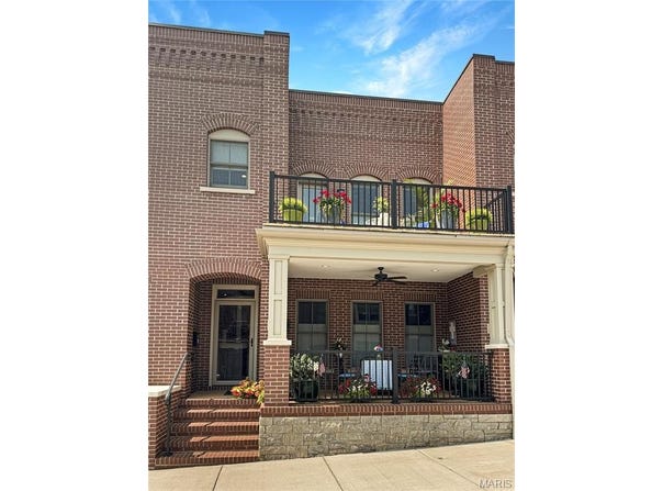 12 E Main Street, Washington, MO 63090