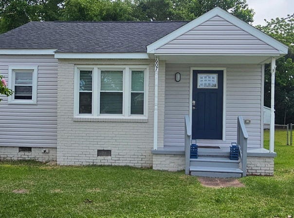607 E Sabiston Drive, Swansboro, NC 28584