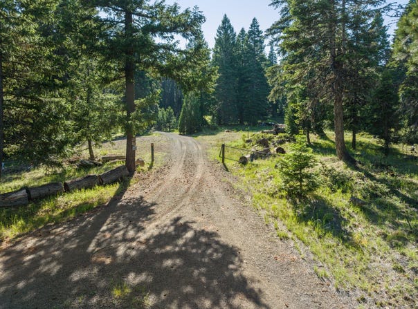 7890 Hyatt Prairie Road, Ashland, OR 97520