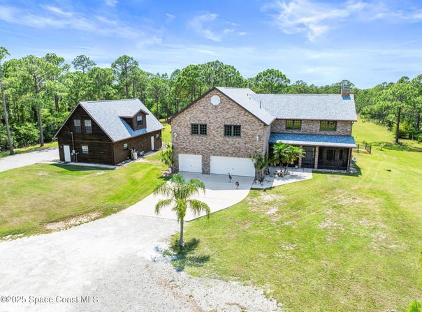 6460 Sapling Avenue, Grant, FL 32949