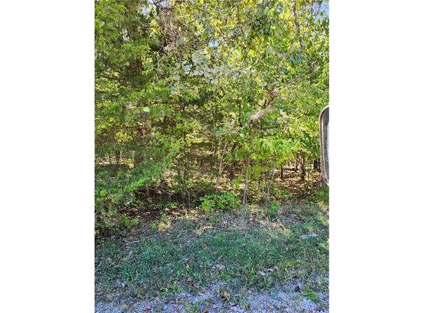 6 W Ridgewood Circle, Linn Valley, KS 66040