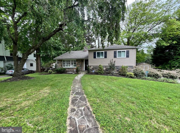 328 W CONESTOGA ROAD, DEVON, PA 19333
