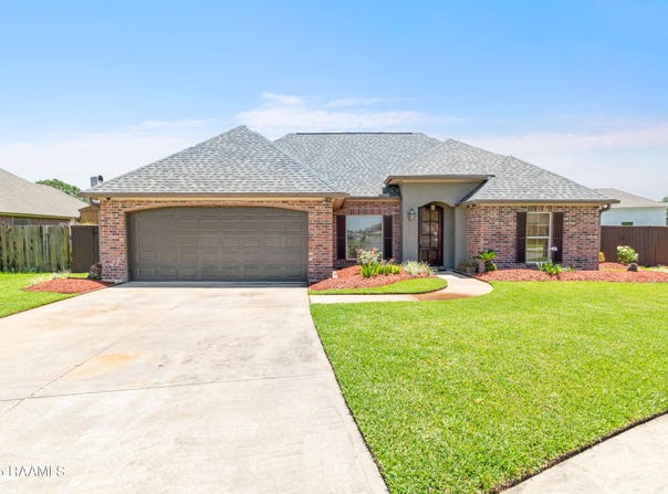 205 Magnolia Knee Drive, Carencro, LA 70520