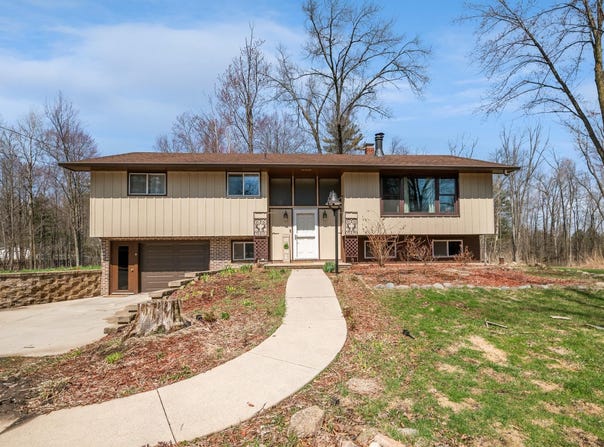 2270 SCHOOL Lane, GREEN BAY, WI 54313-8150