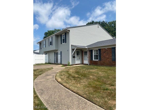 7961 Independence Drive unit: D, Mentor, OH 44060