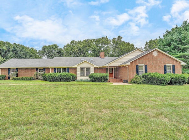 7045 Highfields Farm TRL, Roanoke, VA 24018