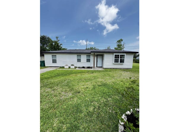 3750 Ridgemont, Orange, TX 77630