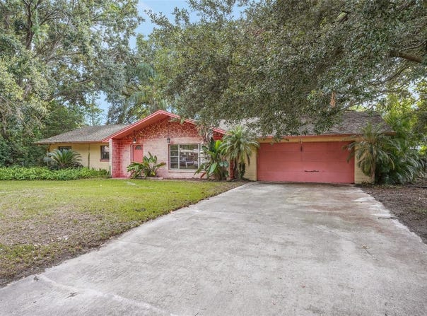 1221 FOREST CIRCLE, ALTAMONTE SPRINGS, FL 32714