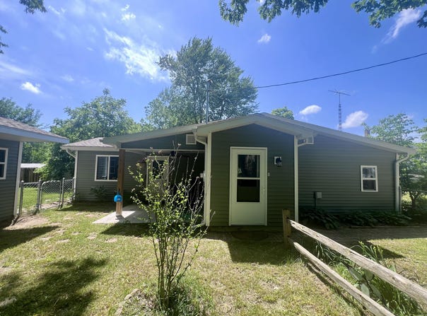 1294 E Newell Street, White Cloud, MI 49349