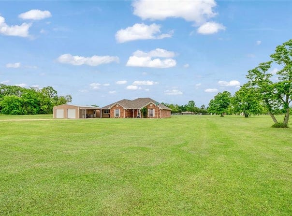 201 Fm 906 W, Powderly, TX 75473