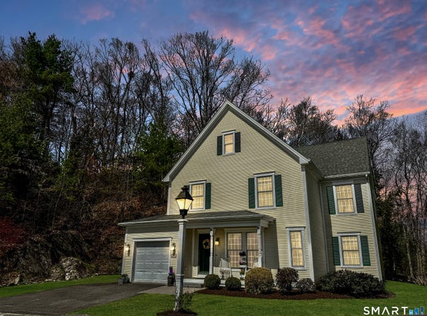 15 Rockledge Lane, Canton, CT 06019