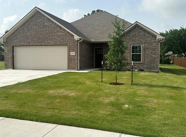 204 Ella Street, Whitesboro, TX 76273