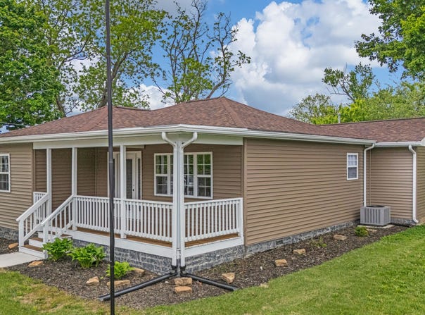 104 E 9th Street, Willow Springs, MO 65793