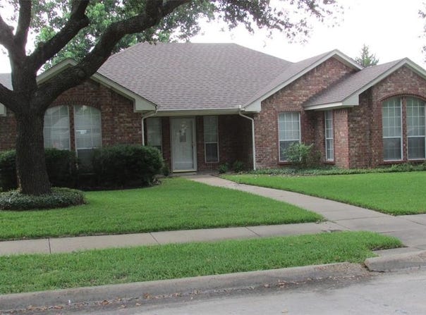 2305 Sherwood Drive, Ennis, TX 75119