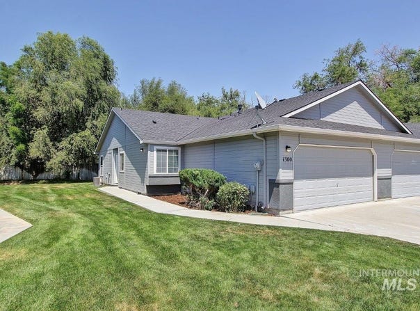1300 Diamond Ct, Nampa, ID 83686