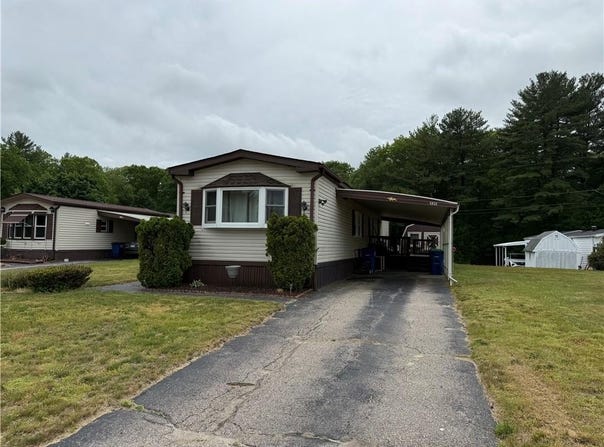 32 Lane E, Coventry, RI 02816