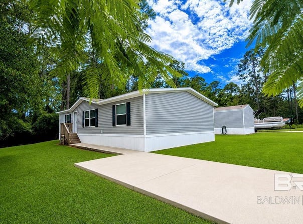 1393 Ridgewood Drive, Lillian, AL 36549