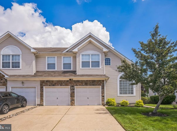 31 CYPRESS POINT ROAD, MOUNT HOLLY, NJ 08060