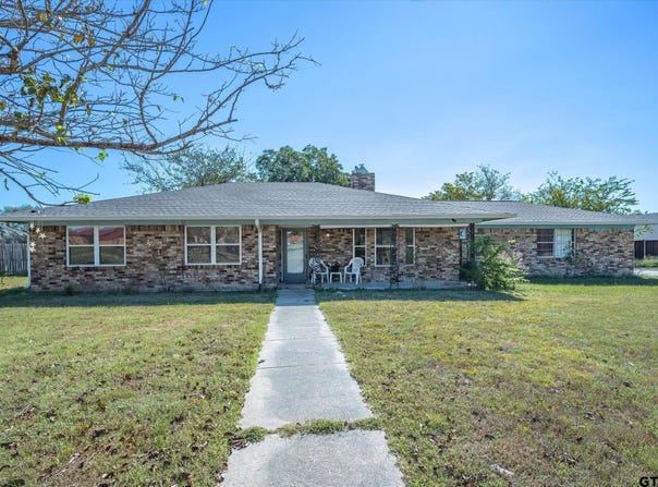 669 S Oak Street, Van, TX 75790