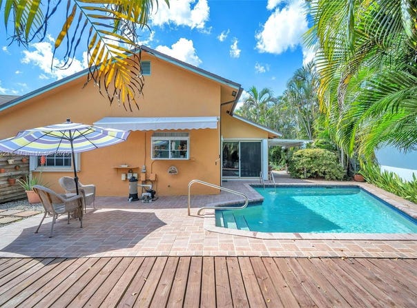 5660 SW 99th Ln, Cooper City, FL 33328