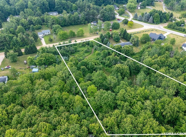 9325 S Cedar Drive, Allendale, MI 49401