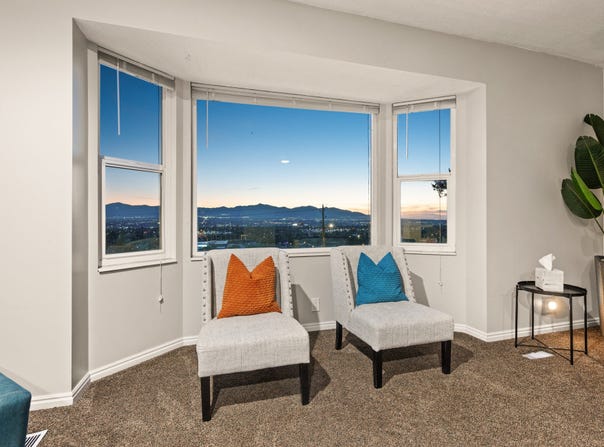 9750 S INDIAN RIDGE Dr, Sandy, UT 84092