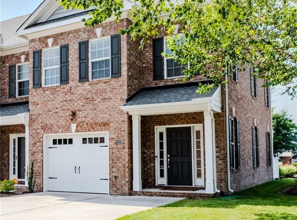 1152 Chatham Lane, Chesapeake, VA 23320