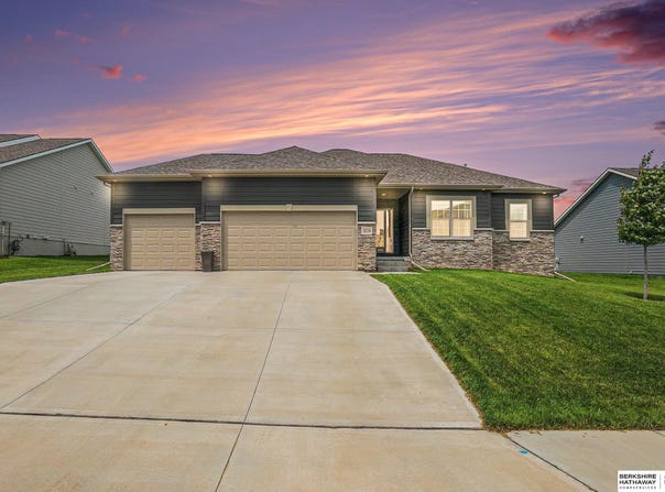 12114 S 111 Street, Papillion, NE 68046