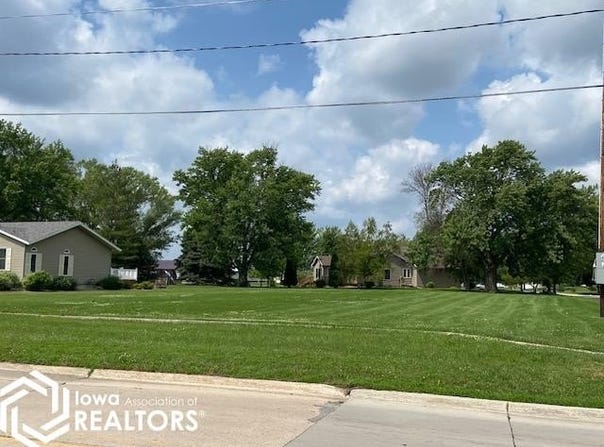 Xxx Main Ave North, Britt, IA 50423-1664
