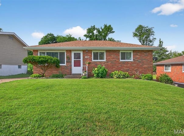 9522 Cote Brilliante Avenue, Overland, MO 63114