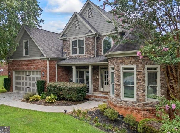 1030 Silver Thorne, Loganville, GA 30052