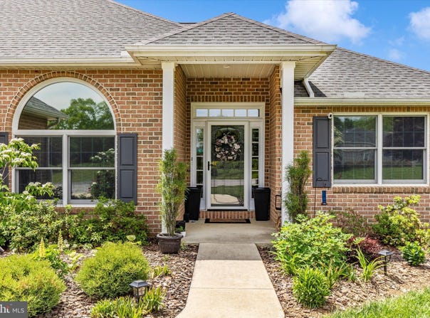 6796 ST ANNES DRIVE, FAYETTEVILLE, PA 17222