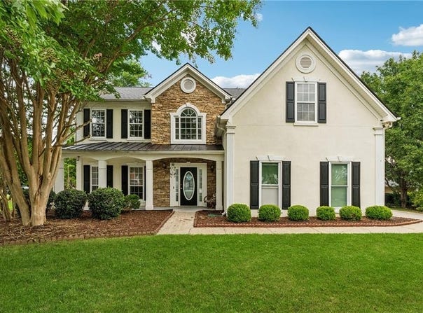 1093 Forest View Lane SW, Lilburn, GA 30047
