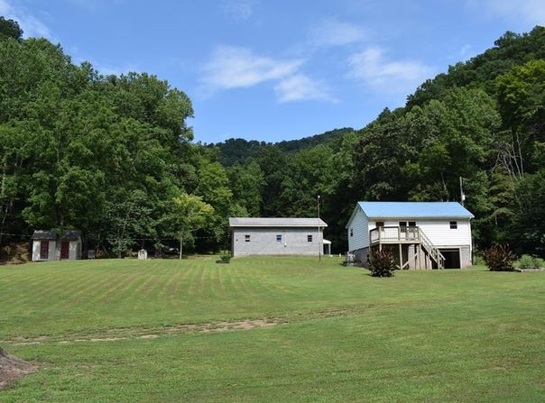 5924 Upper Johns Creek Rd, Kimper, KY 41539