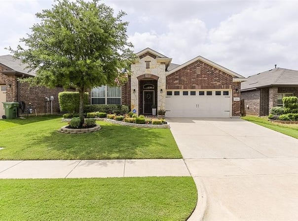 5202 Walsh Drive, Arlington, TX 76001