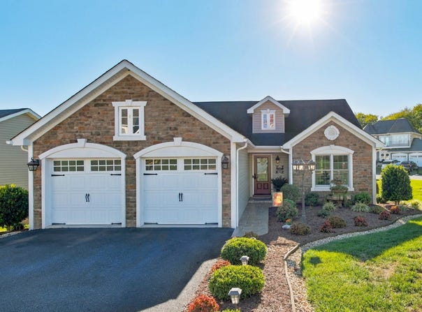 20 FOXCREST RIDGE, STAUNTON, VA 24401
