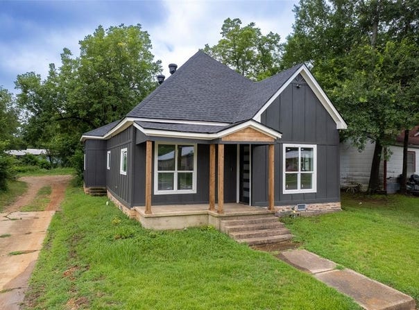1279 Bonham Street, Paris, TX 75460